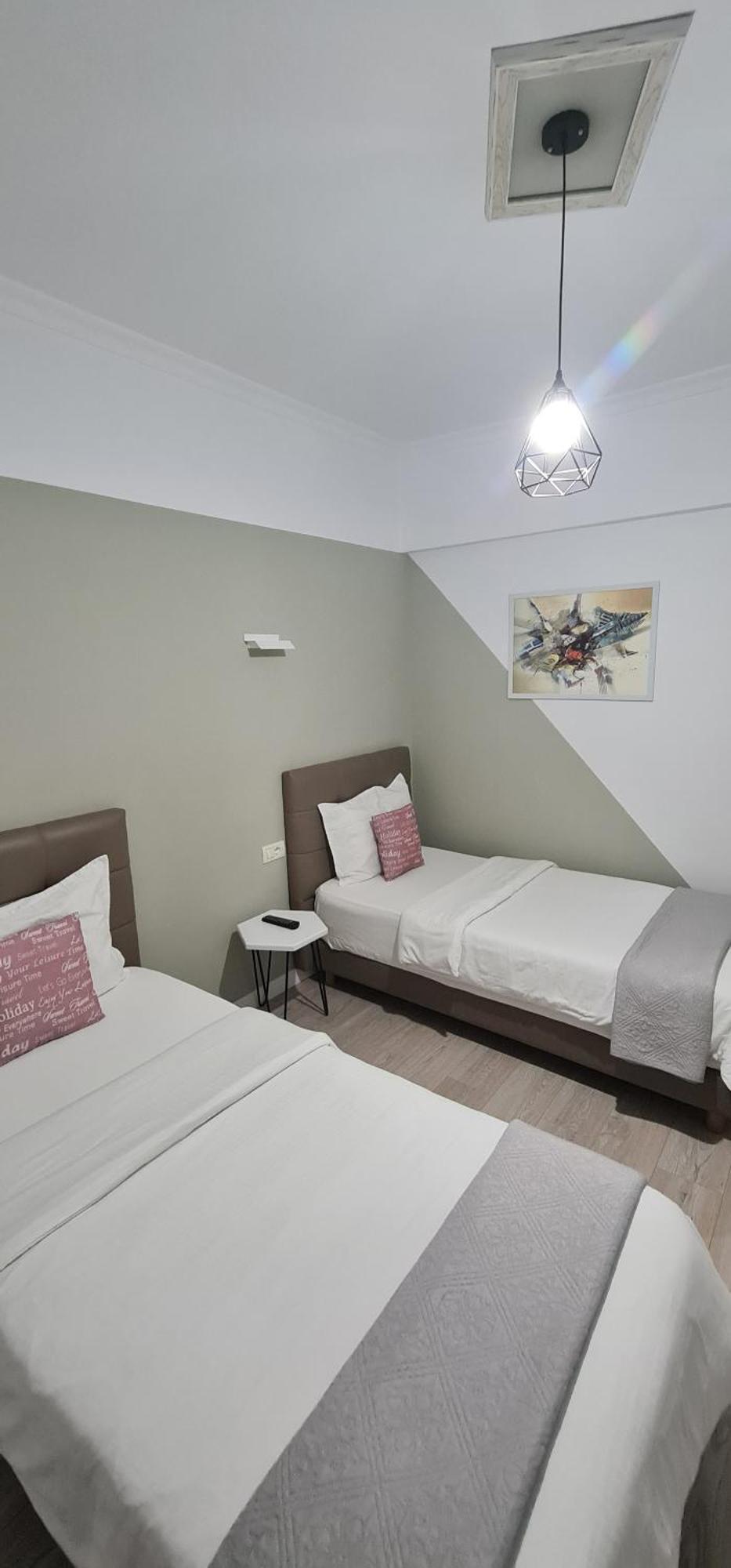 Funky Guest House & Adventures Permet Bagian luar foto