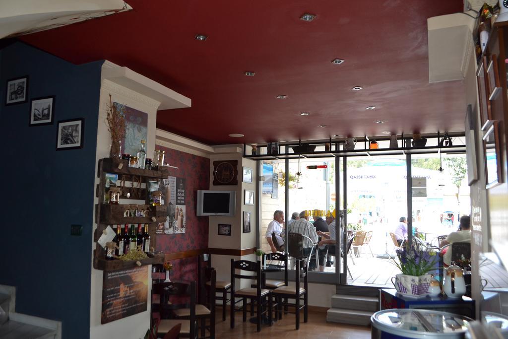 Funky Guest House & Adventures Permet Bagian luar foto
