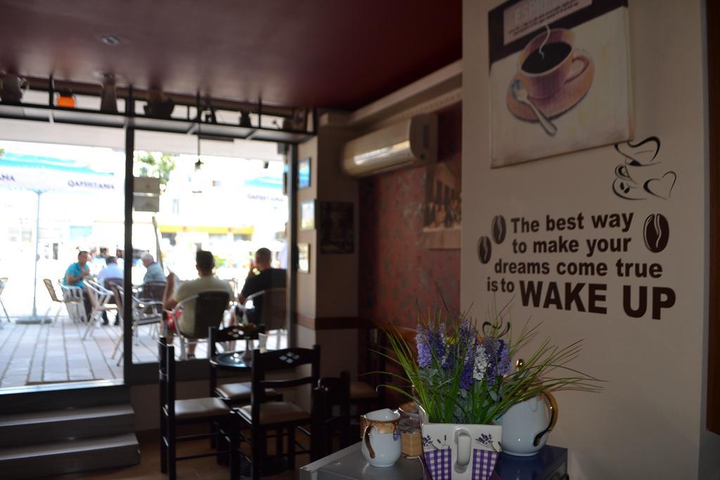 Funky Guest House & Adventures Permet Bagian luar foto