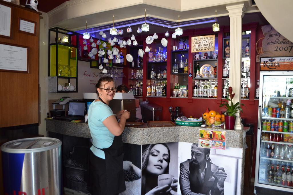 Funky Guest House & Adventures Permet Bagian luar foto